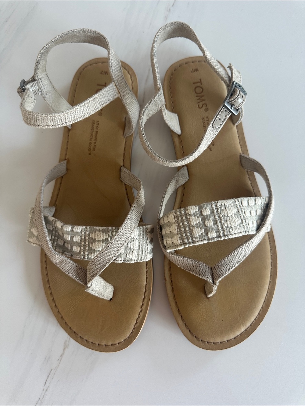 Toms Like NEW Beige Strappy Thong Sandals